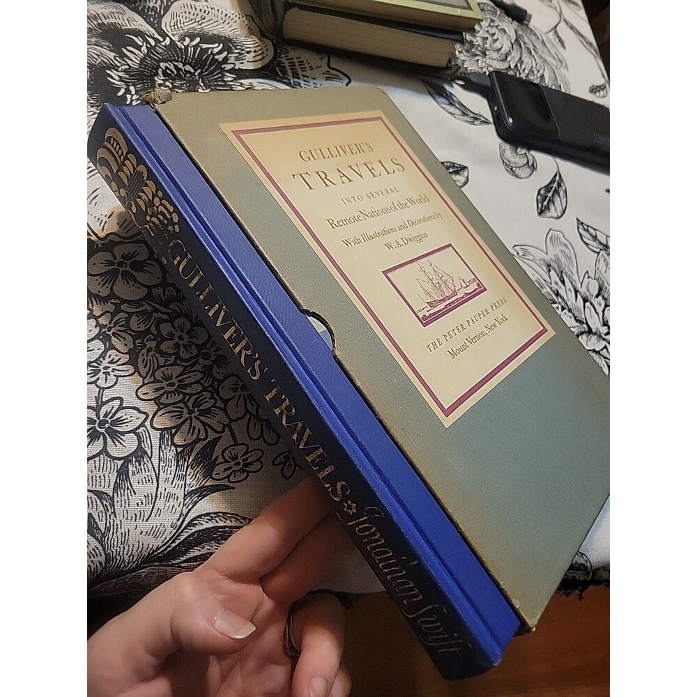 Gulliver's Travels by Jonathan Swift ~ The Peter Pauper Press ~ w/Slipcase Illus